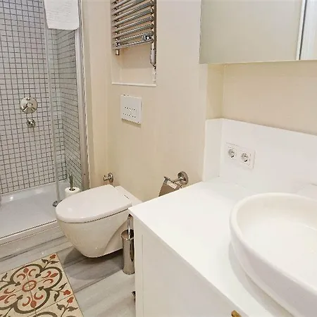 Galata Tower Vip מלון