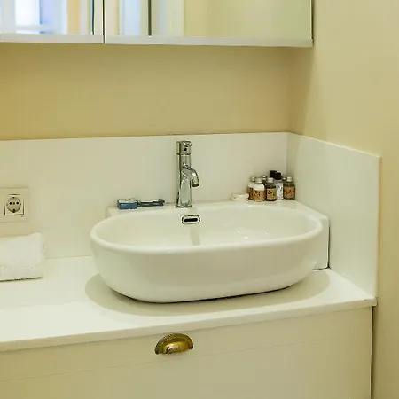 מלון Galata Tower Vip 4*